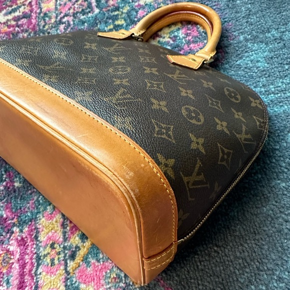Louis Vuitton Alma PM - Picture 7 of 16